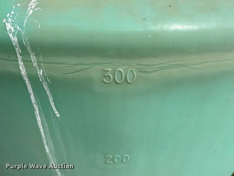 image for item JQ9034 (2) poly tanks