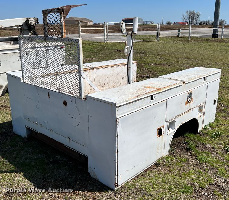 image for item JQ9037 Utility bed