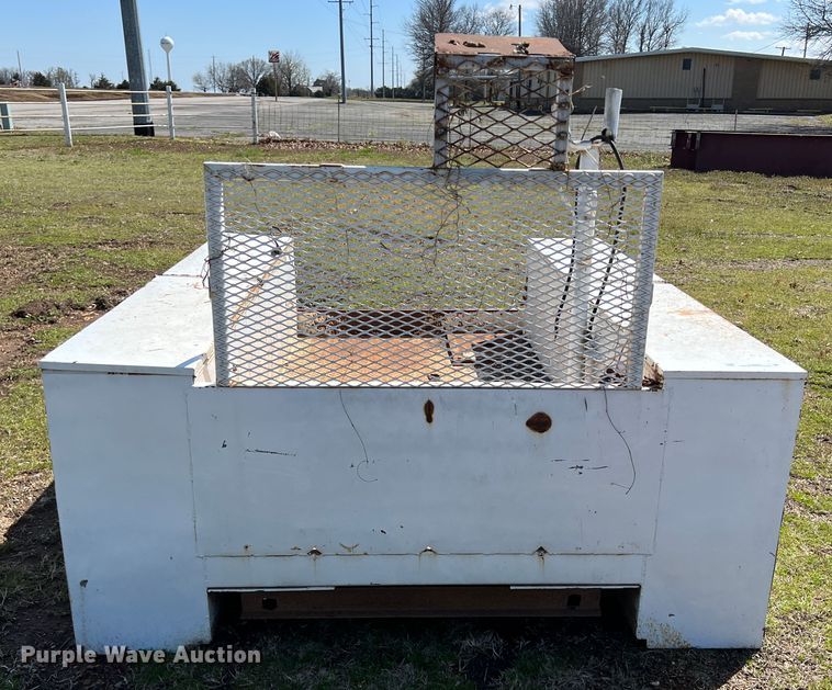 image for item JQ9037 Utility bed