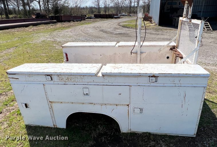 image for item JQ9037 Utility bed