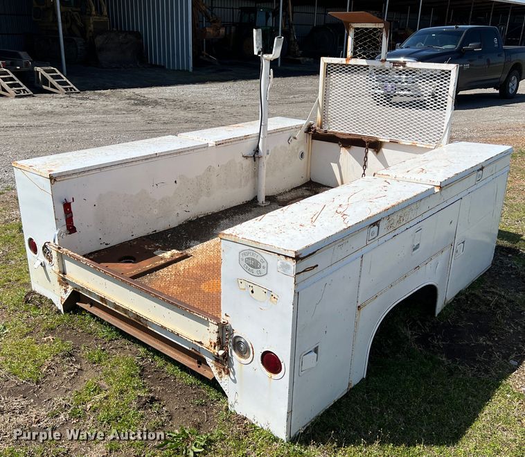 image for item JQ9037 Utility bed