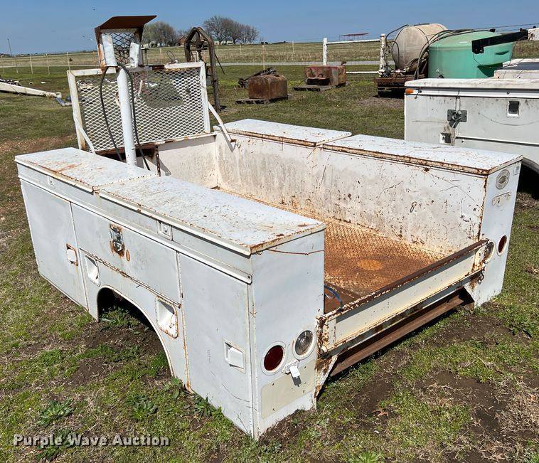 image for item JQ9037 Utility bed