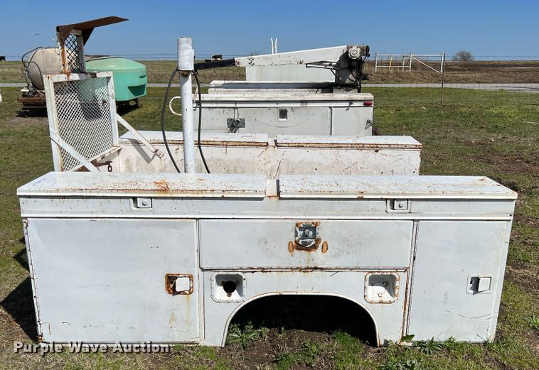 image for item JQ9037 Utility bed