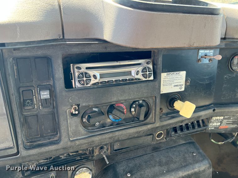 image for item JQ9040 1997 International 4900  dump truck