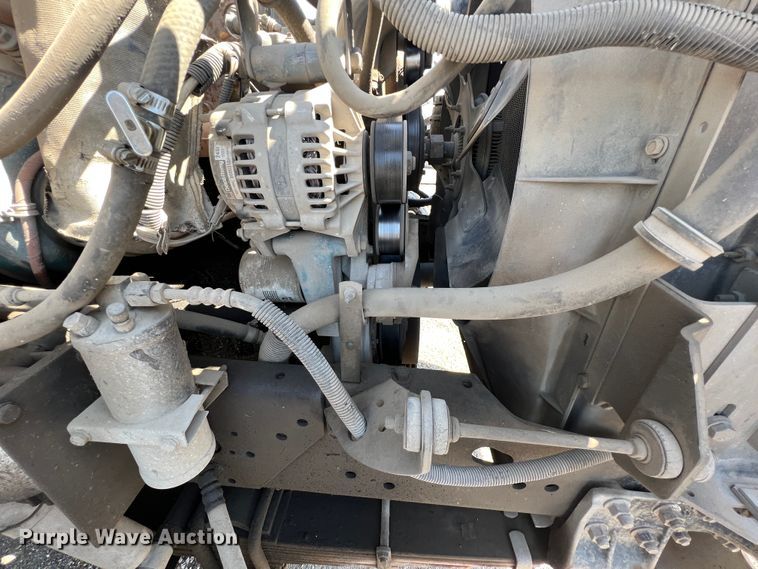 image for item JQ9040 1997 International 4900  dump truck