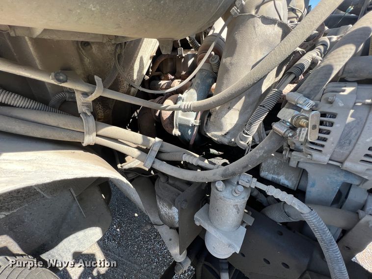 image for item JQ9040 1997 International 4900  dump truck