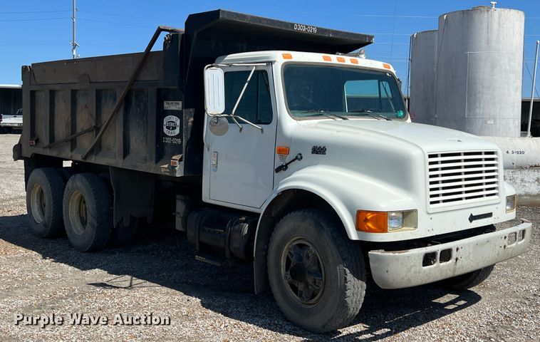 image for item JQ9041 1995 International 4900  dump truck