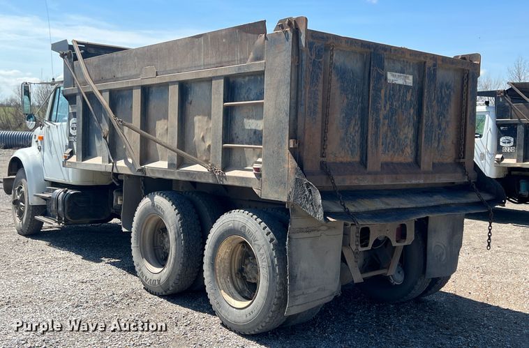 image for item JQ9041 1995 International 4900  dump truck