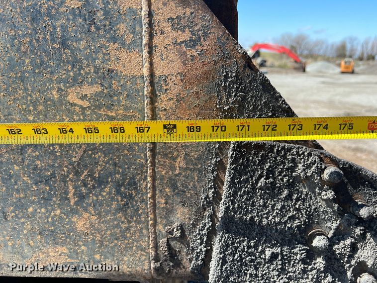 image for item JQ9041 1995 International 4900  dump truck