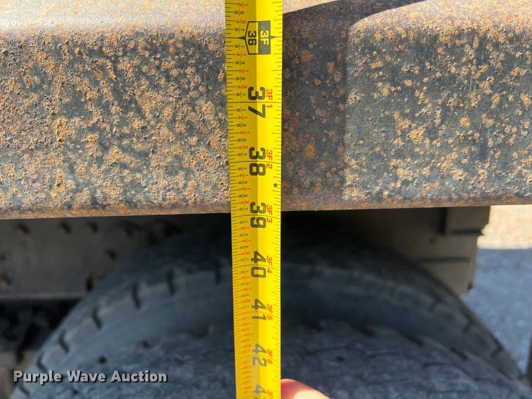 image for item JQ9041 1995 International 4900  dump truck