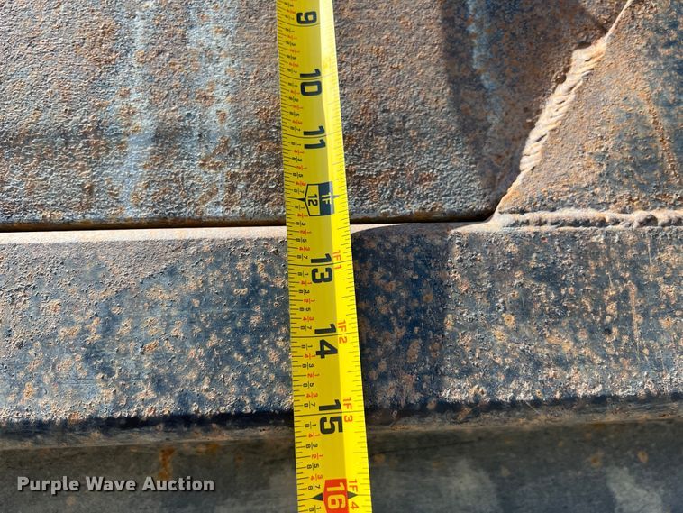 image for item JQ9041 1995 International 4900  dump truck