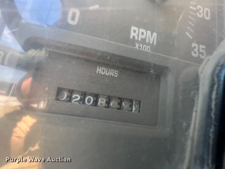 image for item JQ9041 1995 International 4900  dump truck