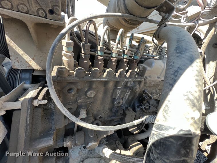 image for item JQ9041 1995 International 4900  dump truck