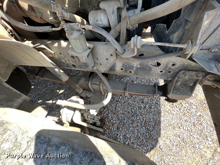 image for item JQ9041 1995 International 4900  dump truck