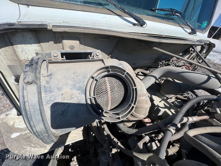 image for item JQ9041 1995 International 4900  dump truck