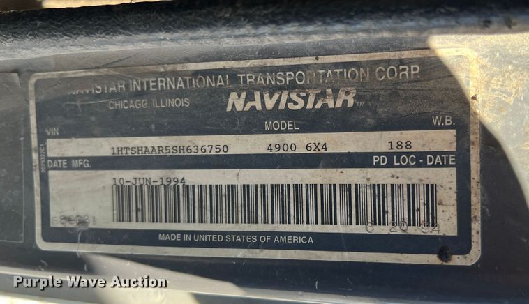 image for item JQ9041 1995 International 4900  dump truck