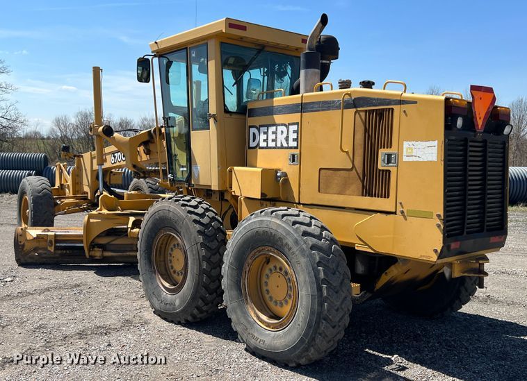 image for item JQ9042 2001 John Deere 670CH  motor grader