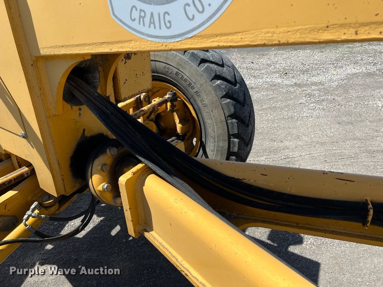 image for item JQ9042 2001 John Deere 670CH  motor grader