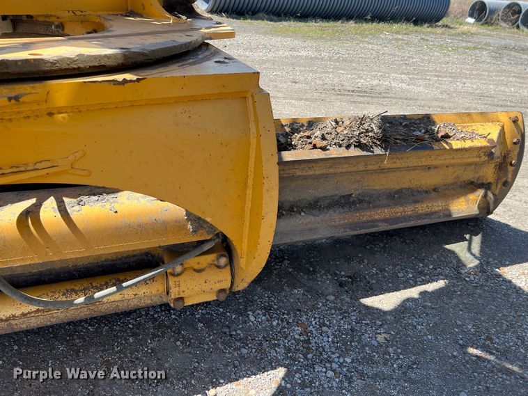 image for item JQ9042 2001 John Deere 670CH  motor grader