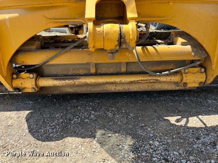 image for item JQ9042 2001 John Deere 670CH  motor grader