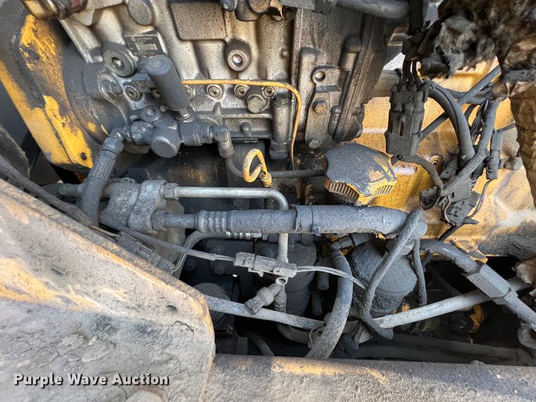 image for item JQ9042 2001 John Deere 670CH  motor grader