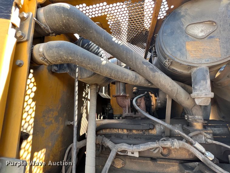 image for item JQ9042 2001 John Deere 670CH  motor grader