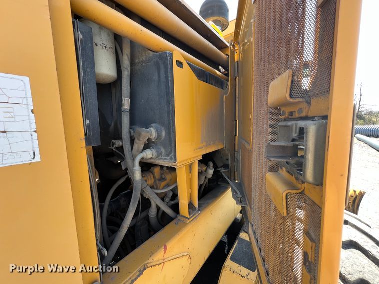 image for item JQ9042 2001 John Deere 670CH  motor grader