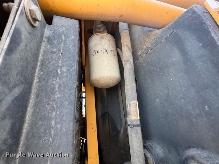 image for item JQ9042 2001 John Deere 670CH  motor grader