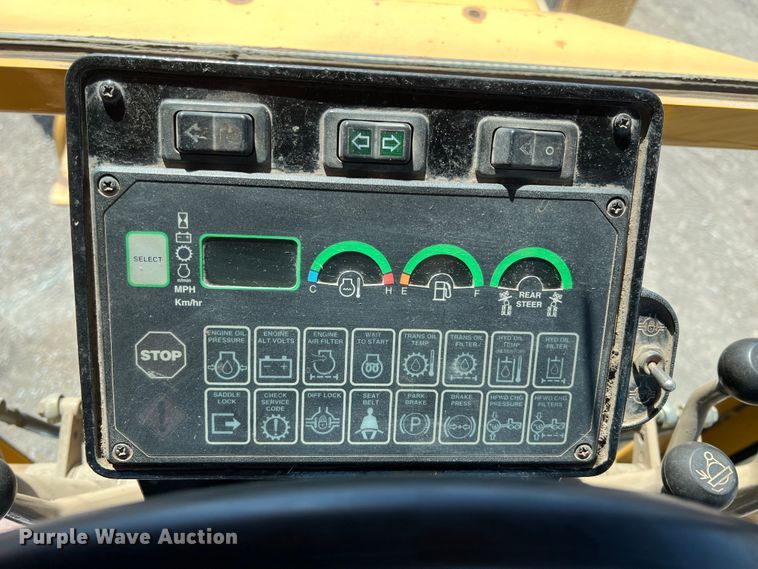 image for item JQ9042 2001 John Deere 670CH  motor grader