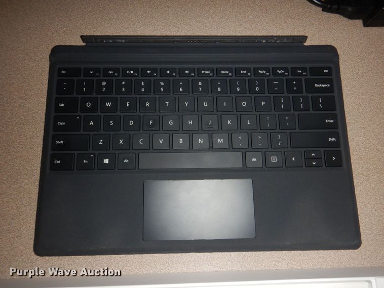 image for item KE9024 Microsoft Surface Pro 4 tablet