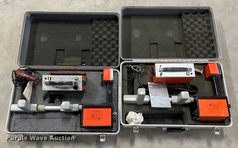 image for item KG9852 (2) Metrotech 810 line locators