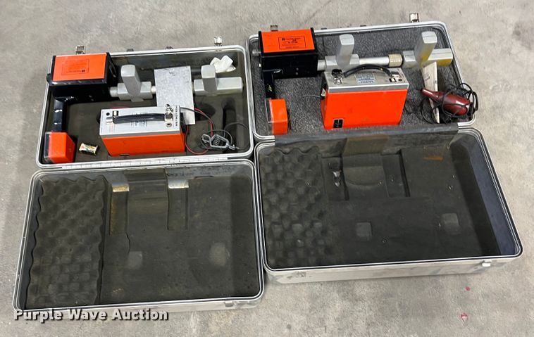 image for item KG9852 (2) Metrotech 810 line locators