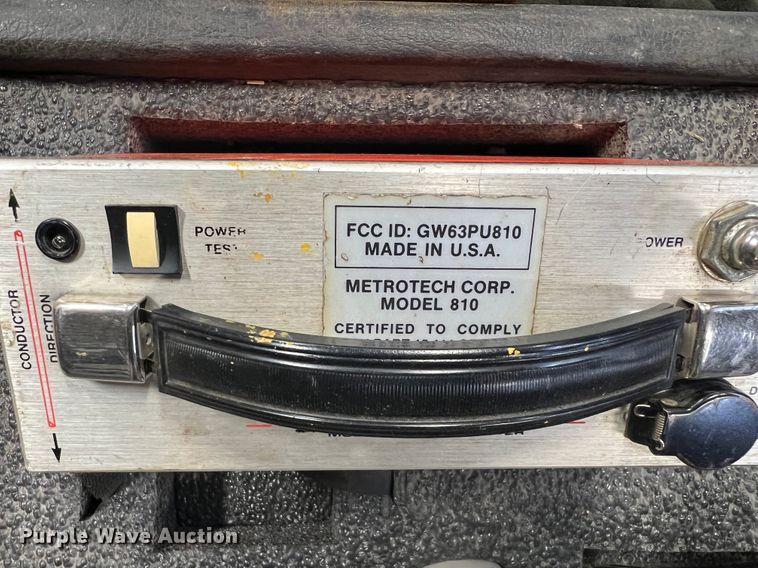 image for item KG9852 (2) Metrotech 810 line locators