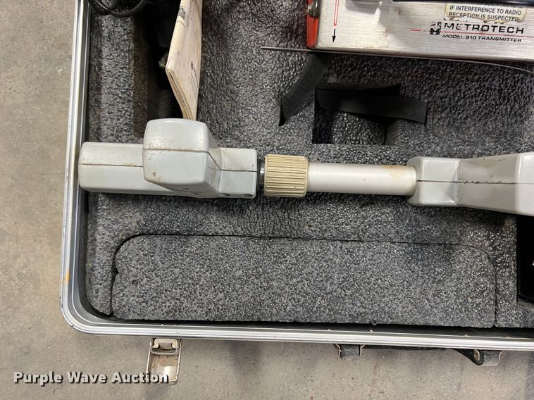 image for item KG9852 (2) Metrotech 810 line locators