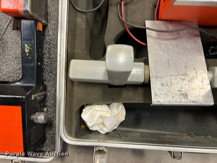 image for item KG9852 (2) Metrotech 810 line locators