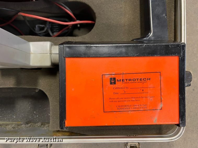 image for item KG9852 (2) Metrotech 810 line locators