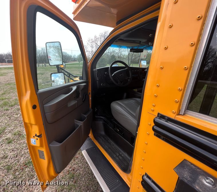 image for item KG9865 2012 GMC Savana  school bus