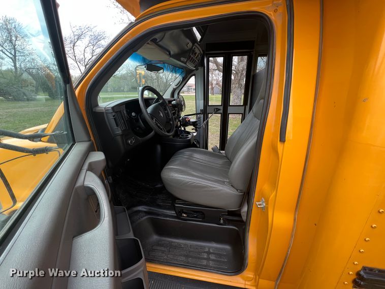image for item KG9865 2012 GMC Savana  school bus