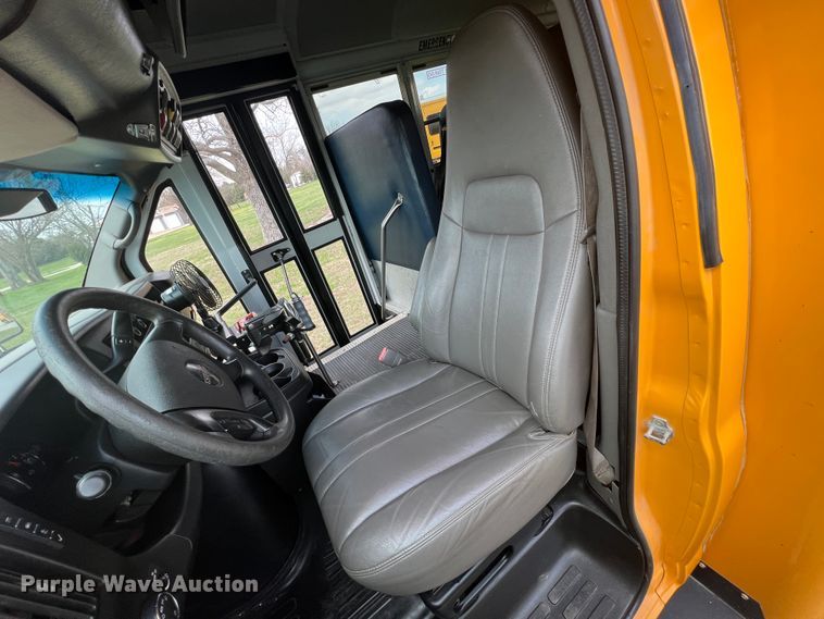 image for item KG9865 2012 GMC Savana  school bus