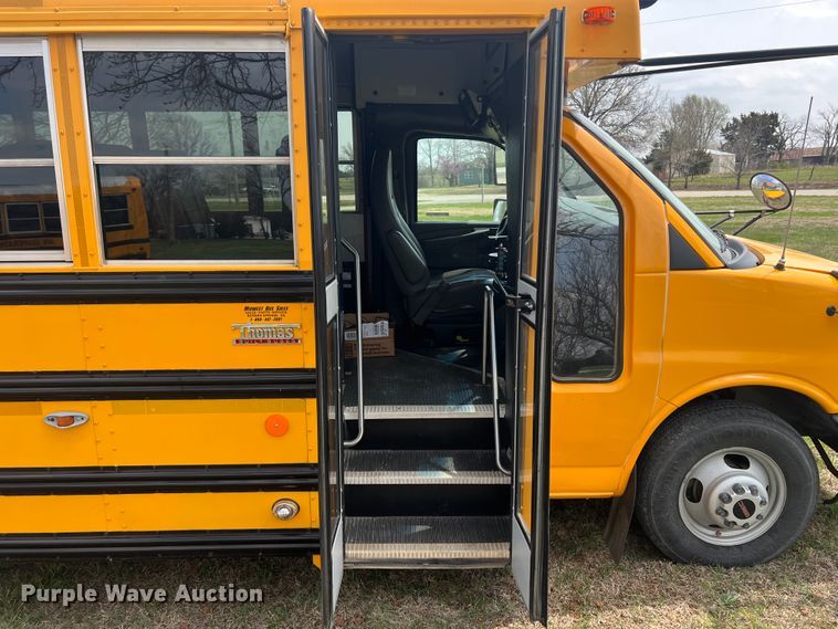 image for item KG9865 2012 GMC Savana  school bus