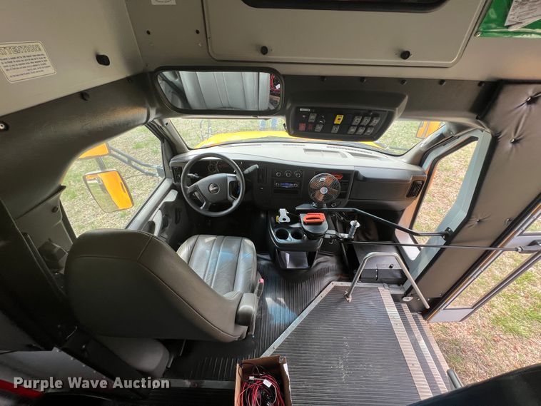 image for item KG9865 2012 GMC Savana  school bus