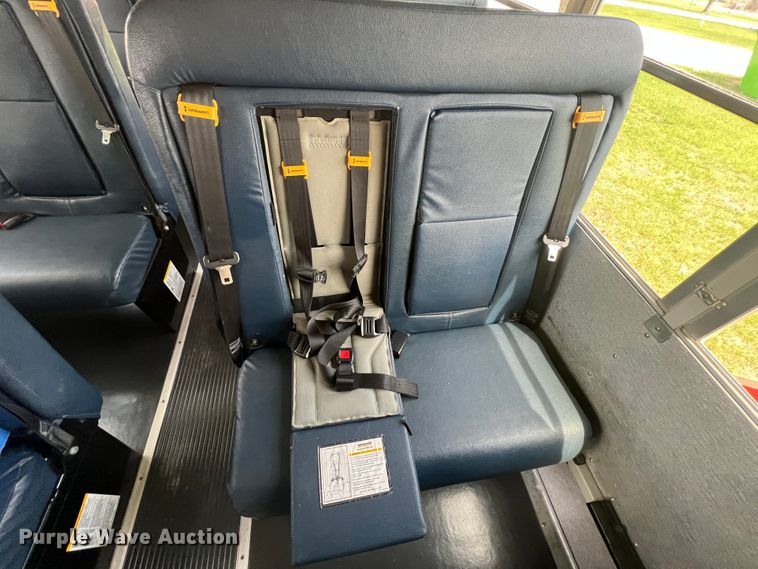 image for item KG9865 2012 GMC Savana  school bus