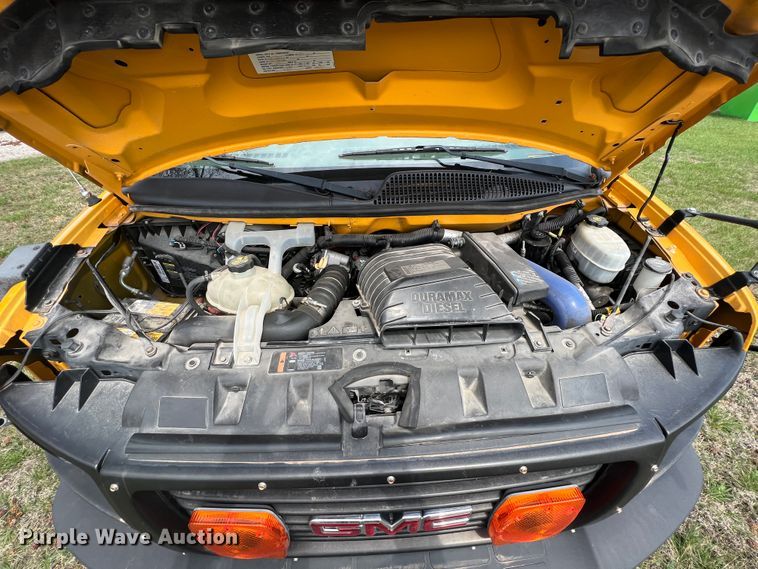 image for item KG9865 2012 GMC Savana  school bus