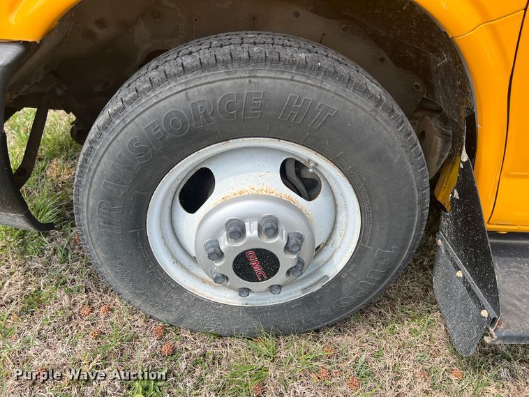 image for item KG9865 2012 GMC Savana  school bus