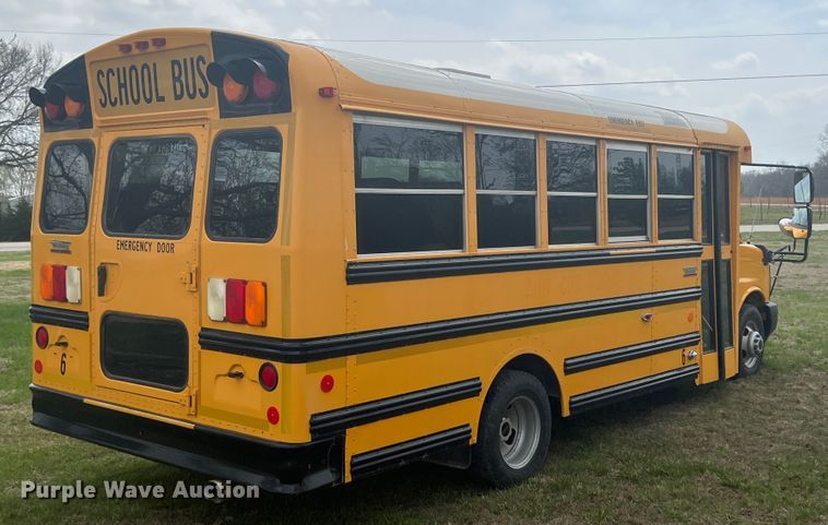 image for item KG9866 2012 GMC Savana  school bus