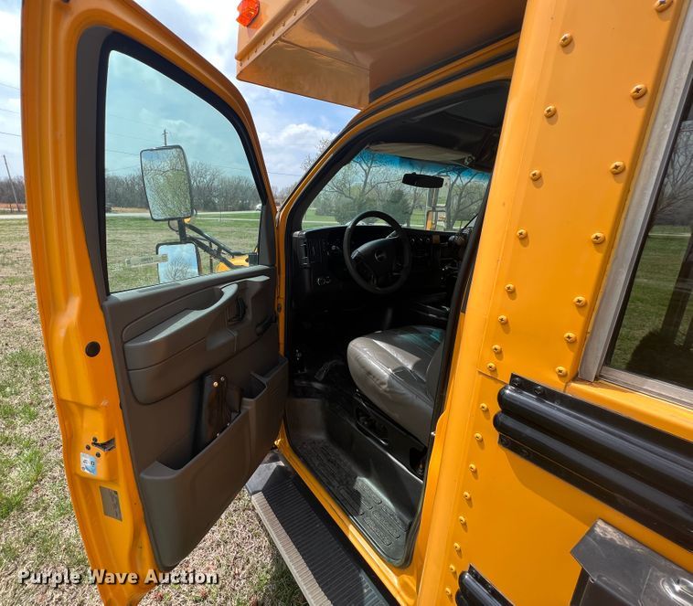 image for item KG9866 2012 GMC Savana  school bus