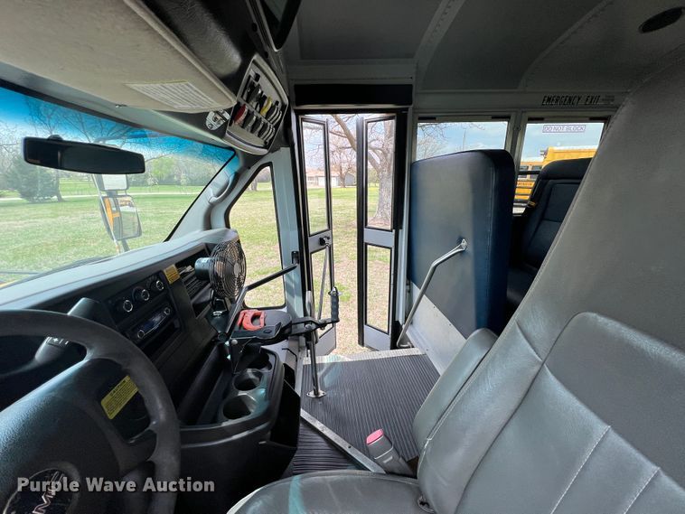 image for item KG9866 2012 GMC Savana  school bus