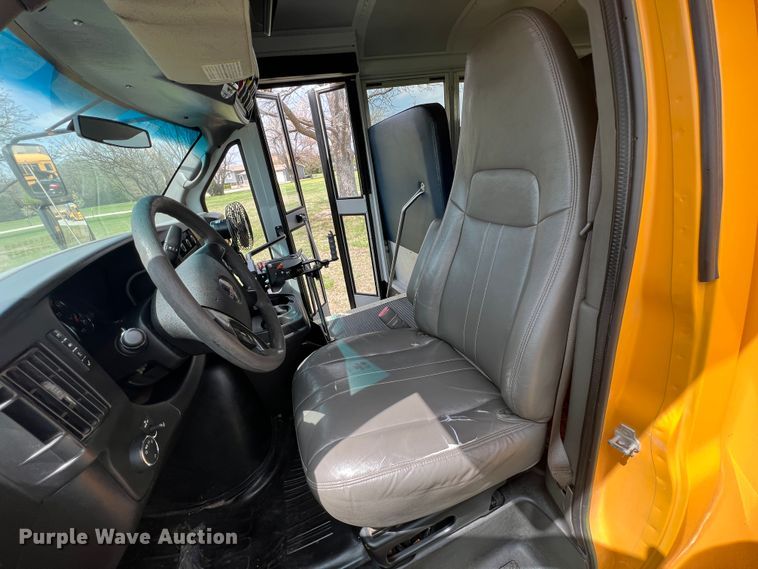 image for item KG9866 2012 GMC Savana  school bus