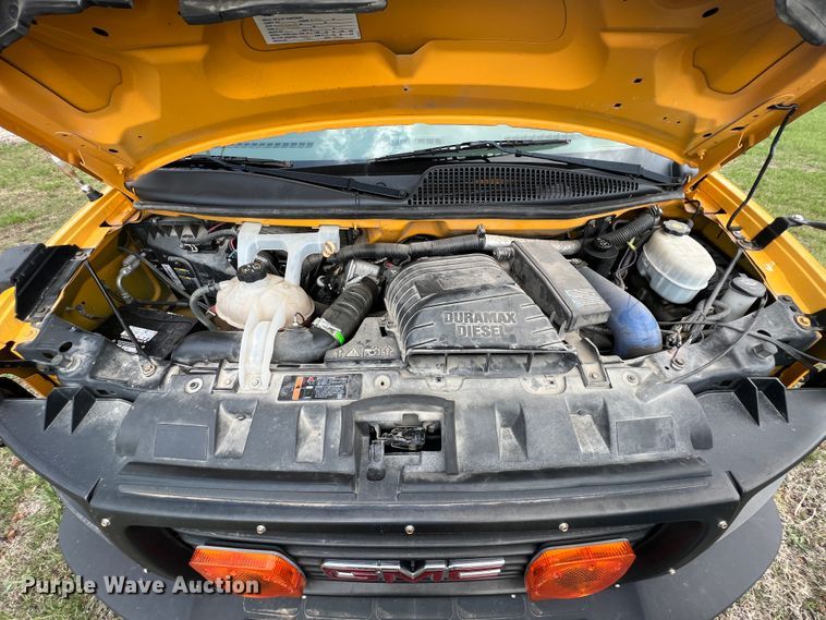 image for item KG9866 2012 GMC Savana  school bus