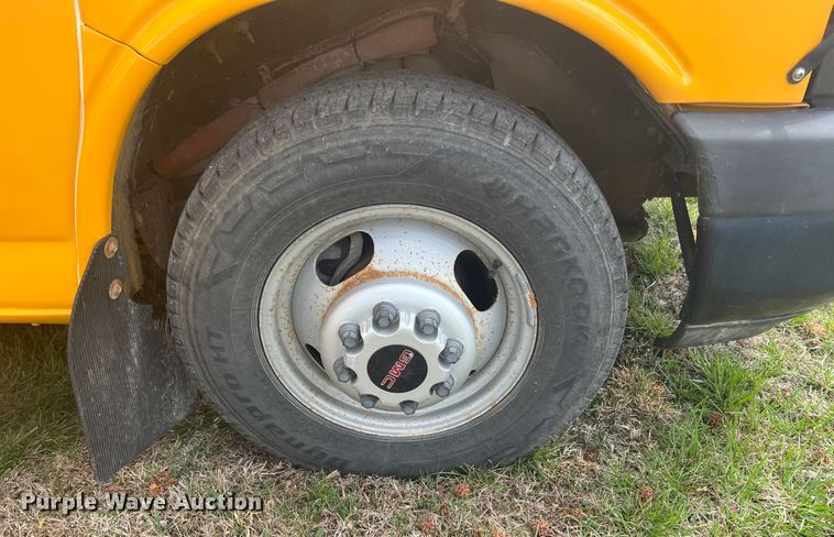 image for item KG9866 2012 GMC Savana  school bus